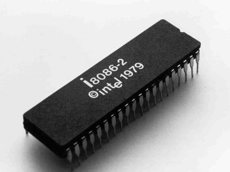 英特尔于1976年6月8日推出16位处理器intel 8086