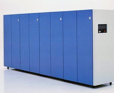 1980年，第一款GB级容量硬盘IBM 3380面市，容量达2.5GB