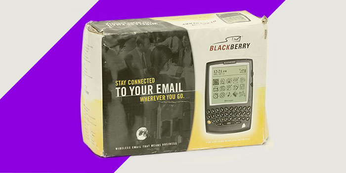 RIM在2002年发布了BlackBerry 5810，这是第一款具备通话功能的BlackBerry 手机