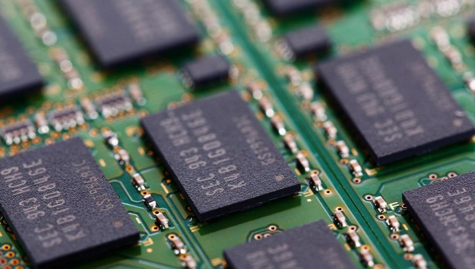DDR SDRAM标准于1996年制定