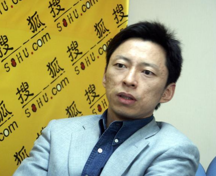 张朝阳拿到15万美金投资，在1996年8月，爱特信电子技术公司（北京）有限公司正式注册