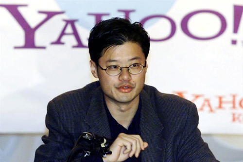 1995年3月1日年杨致远和大卫-费罗在美国创立了雅虎