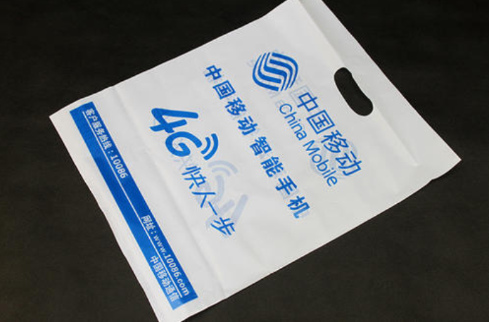 2013年12月4日工业和信息化部发放3张4G牌照，中国进入4G时代