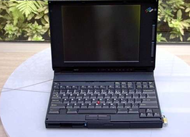 1992年10月5日，IBM的第一台ThinkPad问世
