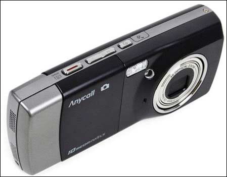 全球第一款千万像素拍照手机 三星 B600在2008年的CEBIT大展上亮相