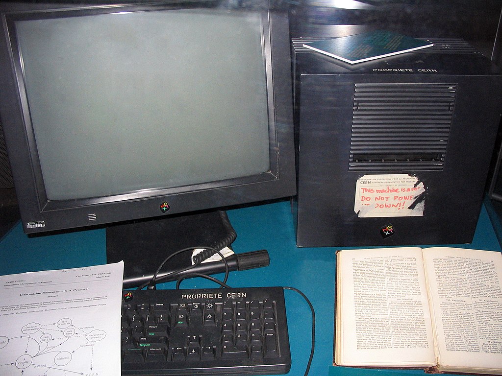 1990年的平安夜诞生了第一个Web服务器CERN httpd