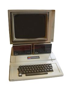 1977年6月苹果公司退出了微电脑Apple II