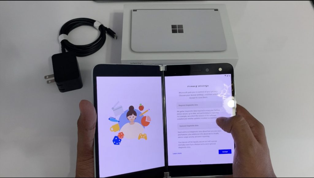 Microsoft Surface Duo拆箱：我们可以习惯双屏
