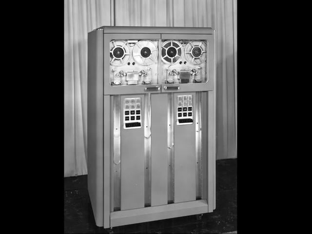 1952年第一款商用的半英寸磁带机正式面市