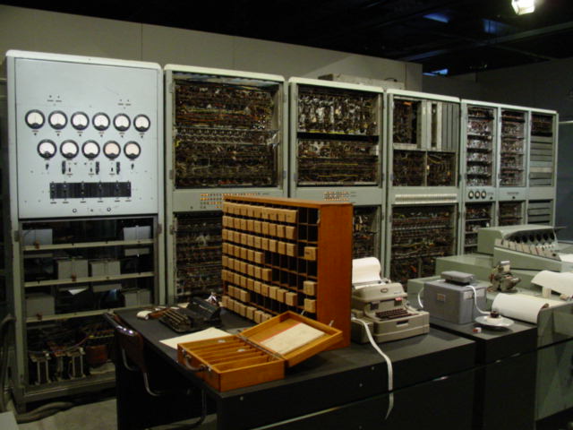1949年澳大利亚的第一台计算机CSIRAC开始运行