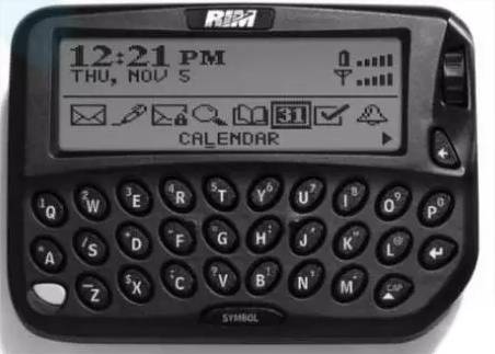 1999年，第一款黑莓手机——黑莓850问世，第一台集成电子邮件设备