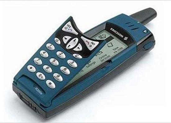 2000年，全球第一款Symbian 系统智能手机——爱立信R380sc发行