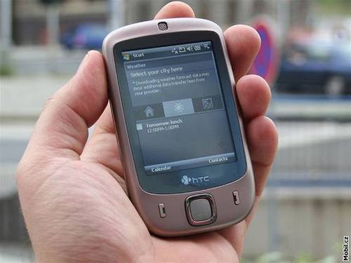 2007年，第一款单手操作的PPC手机——多普达S1上市