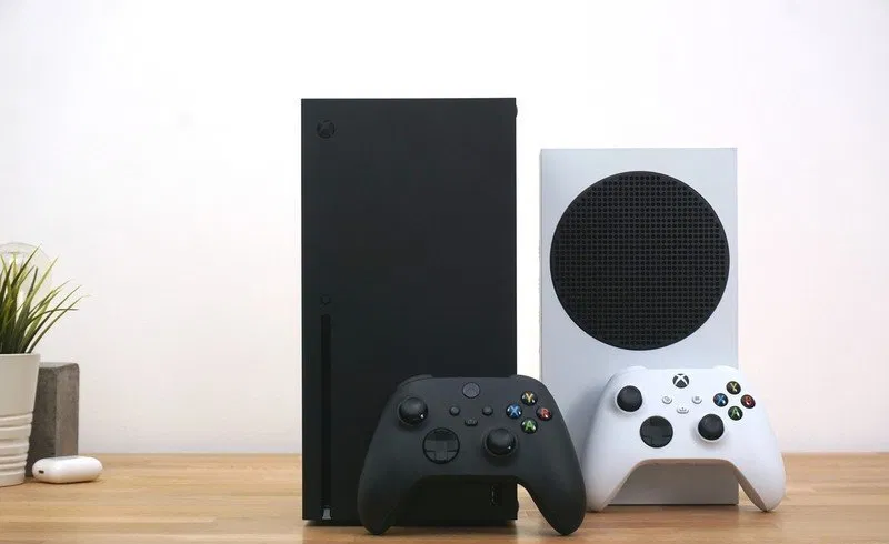 2020年11月10日，次时代主机 Xbox Series X/S 正式发售，首日在英销售15.5万台
