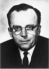 J.C.R.Licklider成为IPTO的第一任领导，并提出了他对银河系网络的设想