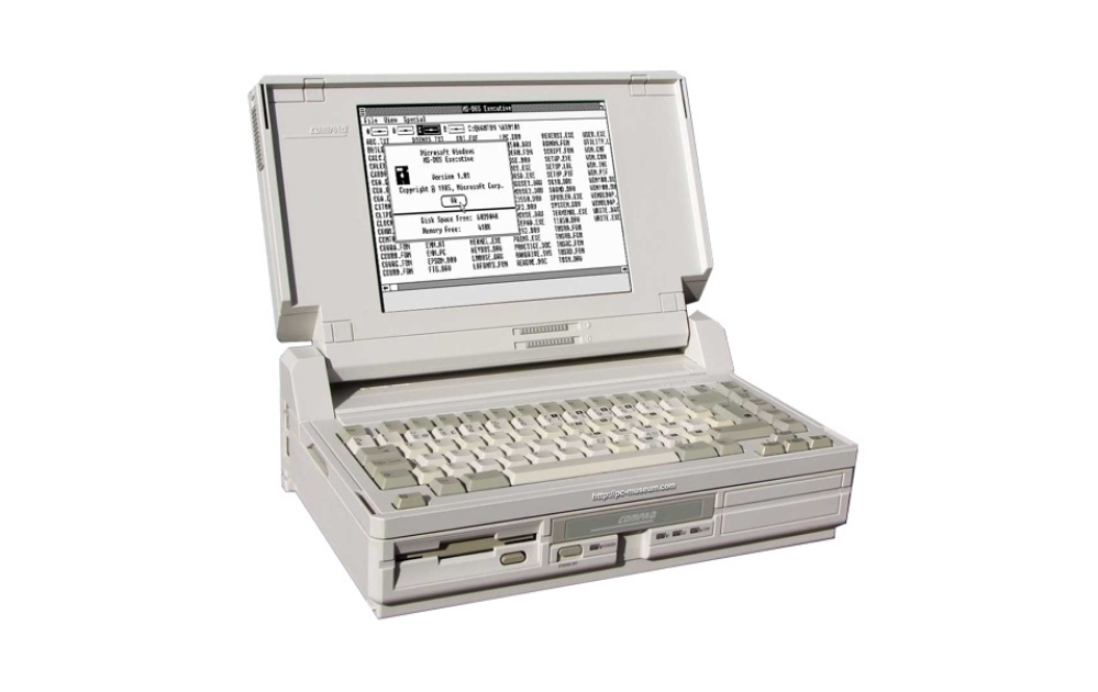 Compaq于1988年发布了他们的第一台笔记本电脑，即Compaq SLT / 286