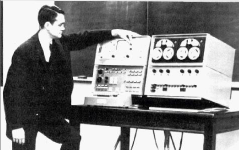 Wes Clark在1967年建议将小型机用于网络分组交换