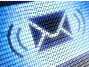 在1971年，Ray Tomlinson发送了第一封e-mail，这是第一个通过网络发送消息的消息传递系统