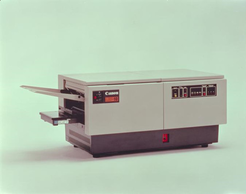 1979年，佳能推出了第一个半导体激光打印机（LBP-10）和其第一个打印机单元