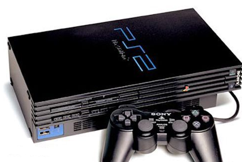 索尼于2000年3月4日在日本发布了PlayStation 2游戏机系统（又称PS2）