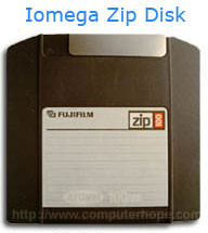 zip Drive（极碟）由Iomega于1994年推出，第一个软盘容量为100兆