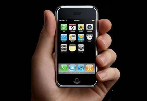 第一代iPhone由乔布斯于2007年1月9日发布