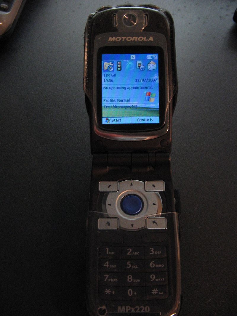 2004年7月Motorola MPx220推出