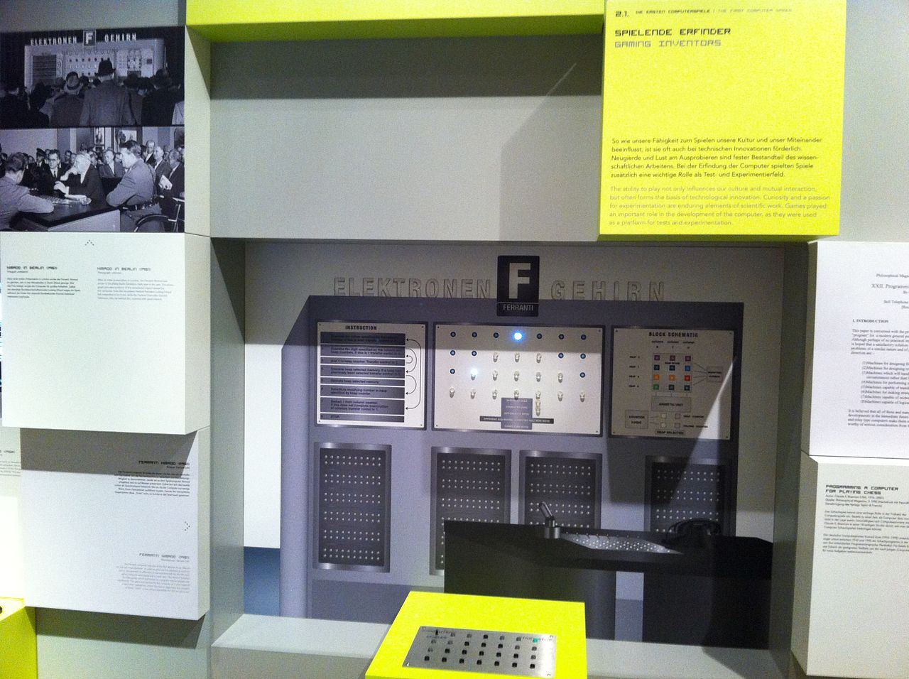 1951年由Ferranti设计与制作的计算机Nimrod在不列颠的科学展上展出