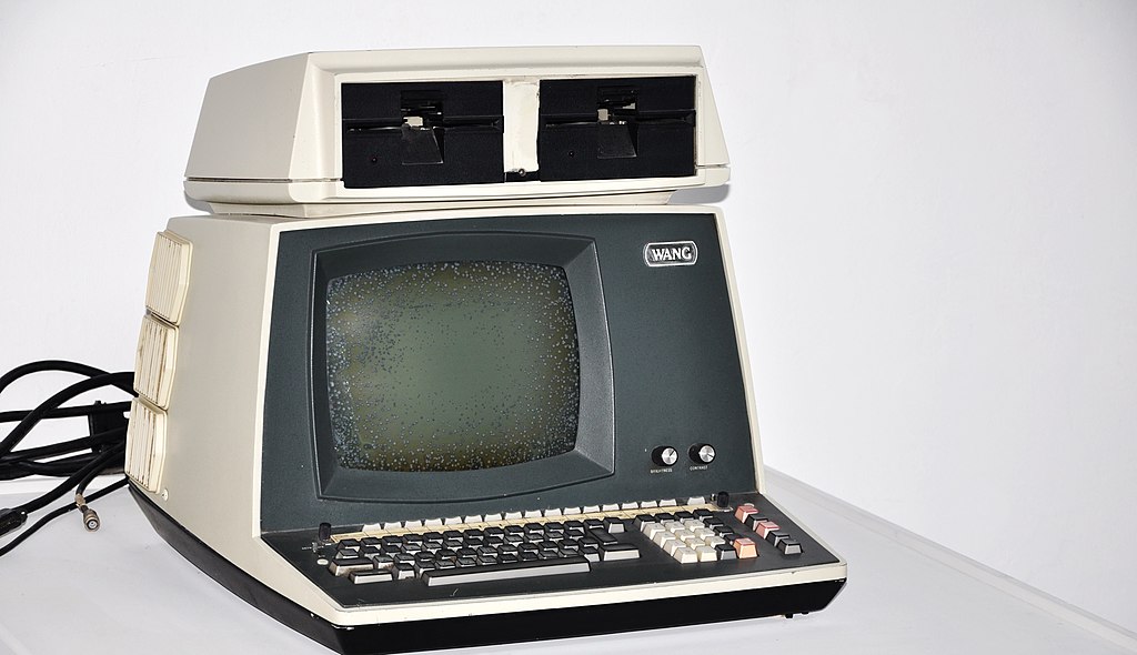 1951年王安电脑于马萨诸塞州剑桥成立