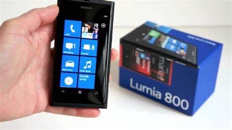 2011年11月23日，诺基亚推出首款Windows Phone 系统手机——Lumia 800