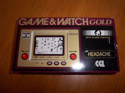 1980年4月28日，任天堂游戏机——GAME & WATCH发行，是世界第一个便携游式戏机