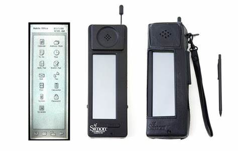 1994年8月16日，世界第一部触屏手机——IBM Simon上市