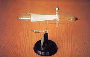 1897年，卡尔·费迪南德·布劳恩发明了阴极射线管（CRT），广泛应用于显示器
