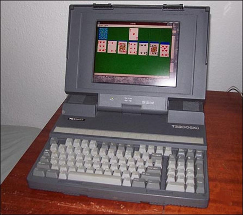 1985年，世界上第一台真正意义上的笔记本电脑T1100诞生